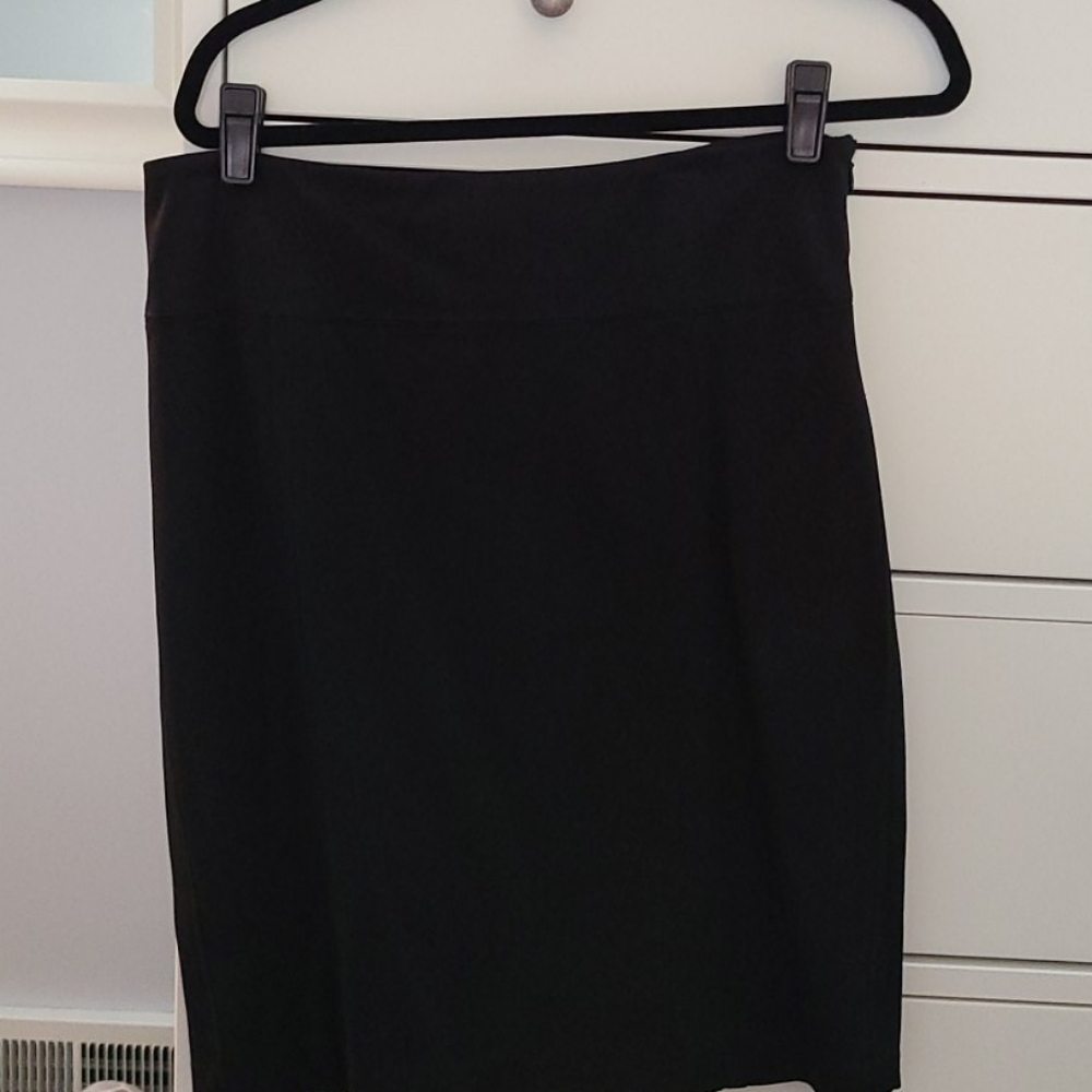 Black pencil skirt with side zipper